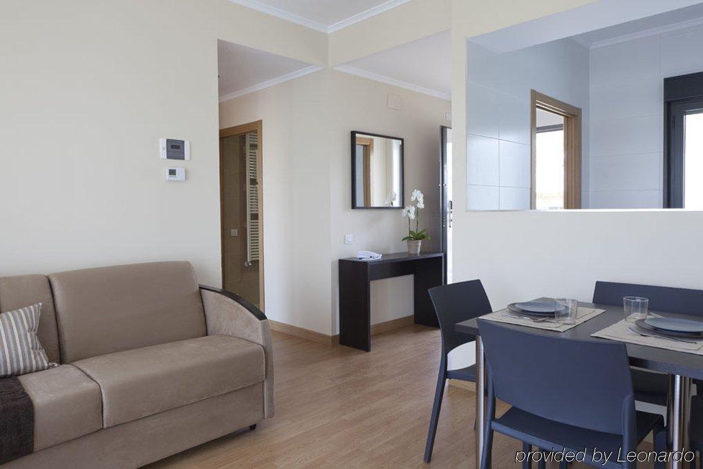 Aparthotel Jardines de Aristi Vitoria-Gasteiz Zimmer foto
