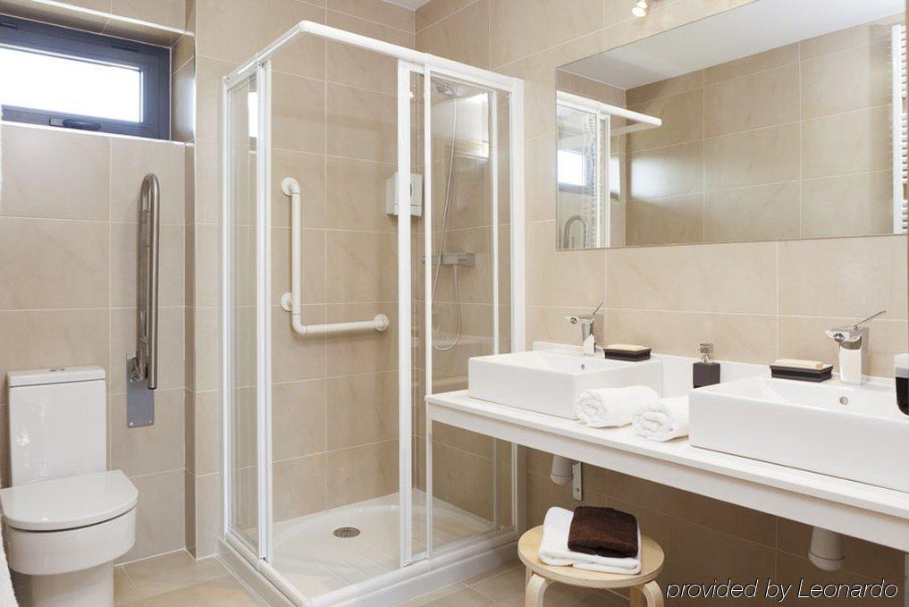 Aparthotel Jardines de Aristi Vitoria-Gasteiz Zimmer foto