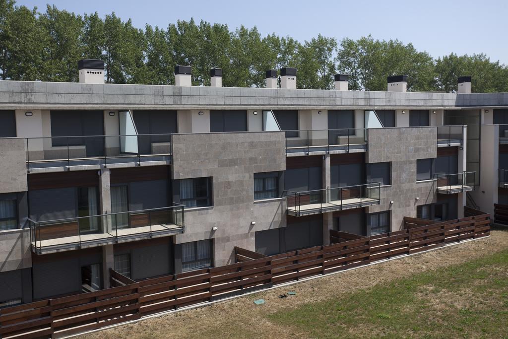 Aparthotel Jardines de Aristi Vitoria-Gasteiz Exterior foto